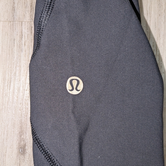 Lululemon Black Leggings w/ Polka Dots - Size 2 - Picture 5 of 6